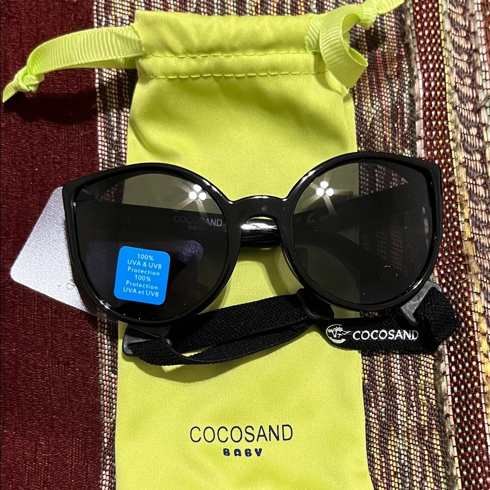Cocos and Baby  Sunglasses with case